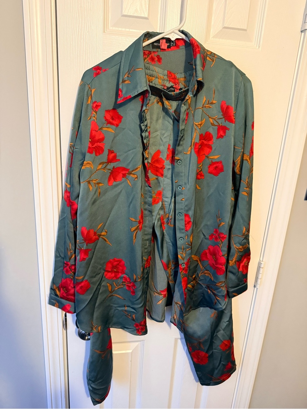 PrettyLittleThing Teal Floral Button-Front Jacket with Red Bloom Print